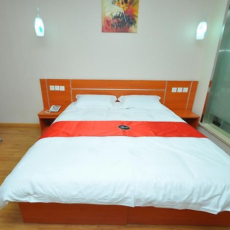 Thank Inn Chain Hotel West Eleven Road Mall Linyi  Zewnętrze zdjęcie