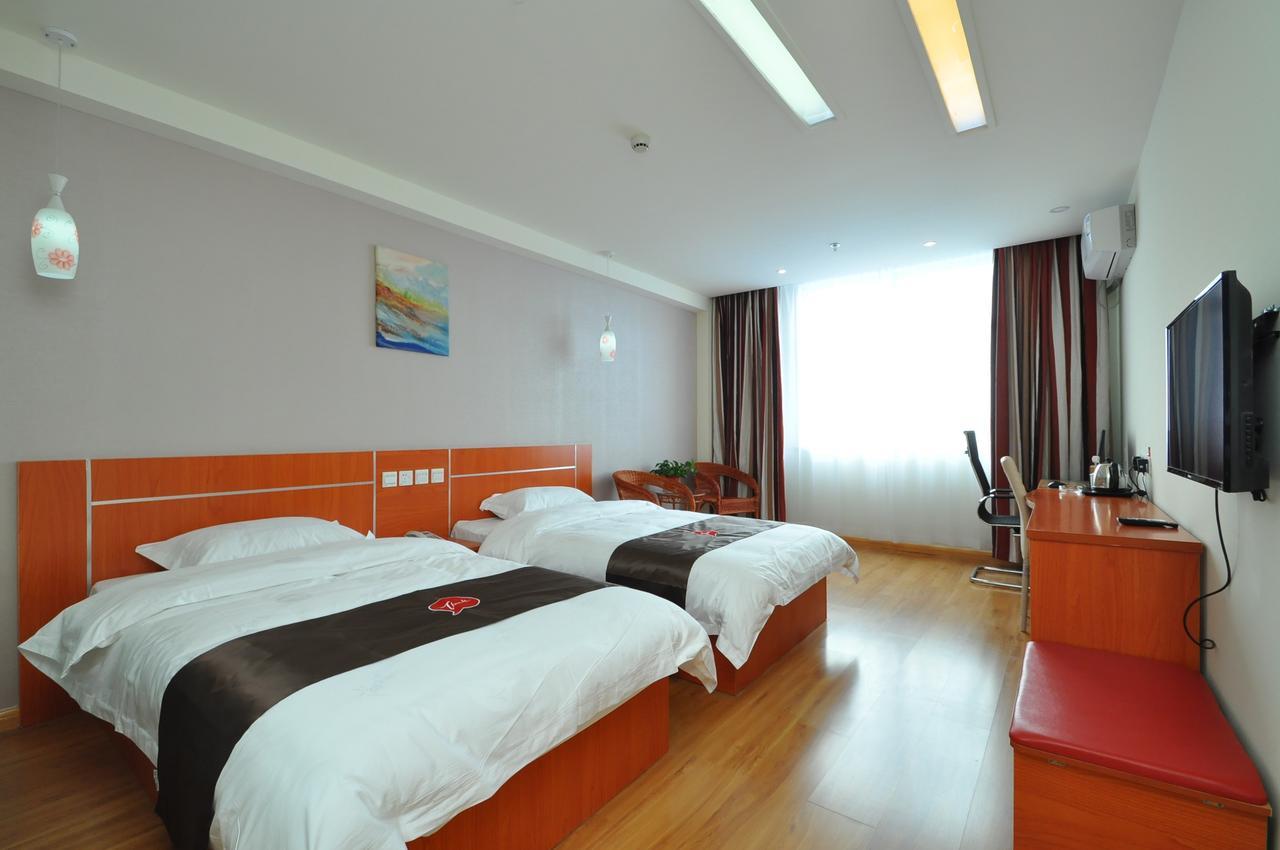 Thank Inn Chain Hotel West Eleven Road Mall Linyi  Zewnętrze zdjęcie