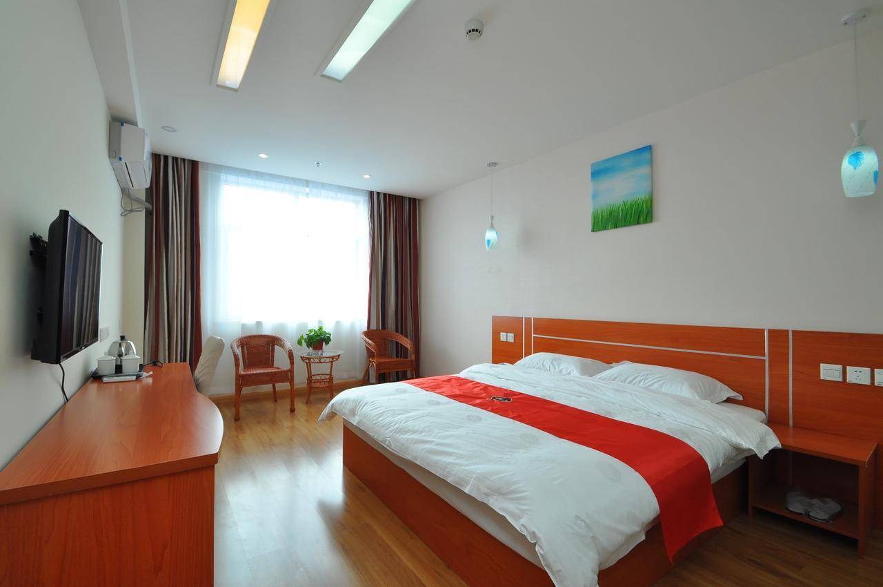 Thank Inn Chain Hotel West Eleven Road Mall Linyi  Zewnętrze zdjęcie